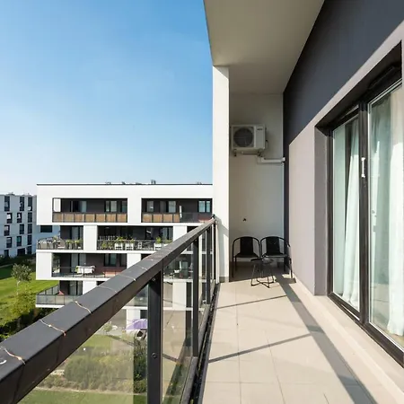 Wilanow 2-bedroom Apartment *